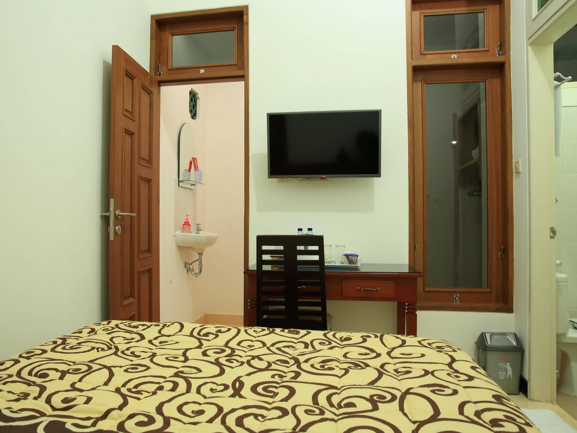 Puri Kusuma Guest House Selemadeg Eksteriør billede