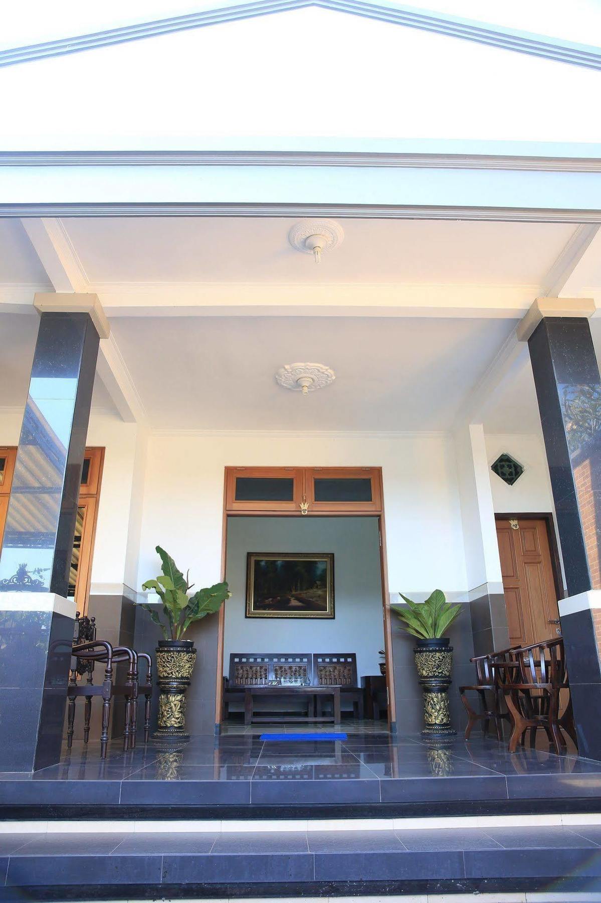 Puri Kusuma Guest House Selemadeg Eksteriør billede